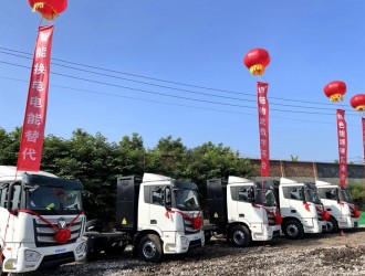 新增停車位和充電樁，他們用“微改造”為居民打造美好家園