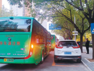 記者觀察：通學(xué)車要想“靠邊停車”可真難