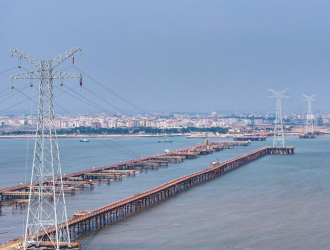 國內(nèi)跨海距離最長的架空輸電線路全線貫通